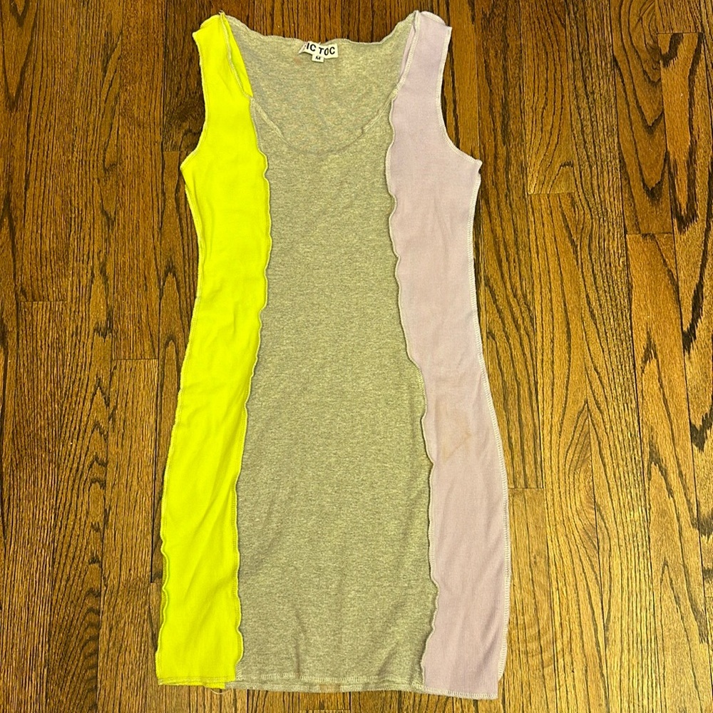 Tic Toc Dress in Medium never worn - gray purple acid yellow - form fitting